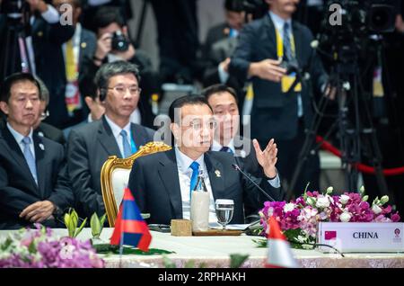 191103 -- BANGKOK, 3. November 2019 Xinhua -- der chinesische Ministerpräsident Li Keqiang spricht an das 22. China-ASEAN 101-Treffen in Bangkok, Thailand, 3. November 2019. Xinhua/Zhai Jianlan THAILAND-BANGKOK-LI KEQIANG-CHINA-ASEAN-FÜHRER TREFFEN PUBLICATIONxNOTxINxCHN Stockfoto