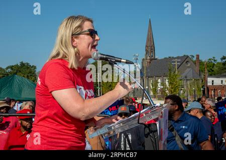 Detroit, Michigan, USA. September 2023. Liz Shuler, Präsident des AFL-CIO, spricht auf einer Kundgebung nach Detroits Labor Day Parade. Quelle: Jim West/Alamy Live News Stockfoto