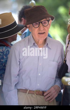 Venedig, Italien. September 2023. VENEDIG, ITALIEN - 4. SEPTEMBER: Woody Allen trifft am 4. SEPTEMBER 2023 auf dem 80. Internationalen Filmfestival von Venedig 2023 in Venedig ein. Quelle: dpa/Alamy Live News Stockfoto