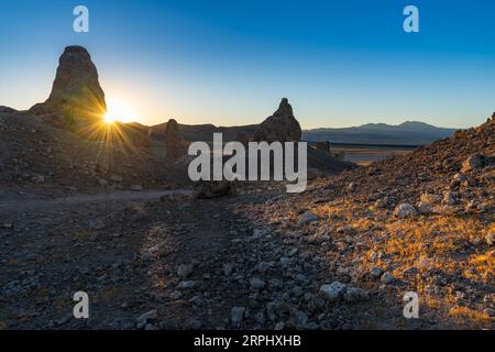 Der seltsame Tuffstein von Trona Pinnacles Stockfoto