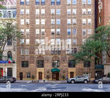 Upper East Side: Rosario Candela entwarf das Wahrzeichen des Apartmentgebäudes an der 8 East 96th Street im Neorenaissance-Stil. Stockfoto