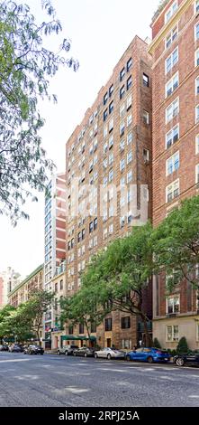 Upper East Side: Rosario Candela entwarf das Wahrzeichen des Apartmentgebäudes an der 8 East 96th Street im Neorenaissance-Stil. Stockfoto