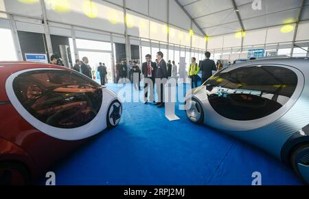 191124 -- PEKING, 24. November 2019 -- Foto aufgenommen am 23. November 2019 zeigt elektrische Konzeptautos, die vom deutschen Chemiekonzern BASF und dem GAC R&D Center in Zhanjiang, Provinz Guangdong, entwickelt wurden. Xinhua Schlagzeilen: Das neue Projekt der BASF demonstriert die Entschlossenheit Chinas, ein breiteres WuxTao PUBLICATIONxNOTxINxCHN zu eröffnen Stockfoto