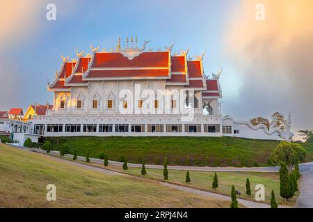 Wat Huay Pla Kang, Göttin der Barmherzigkeit Chiang Rai, riesige weiße Statue Stockfoto