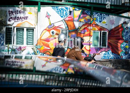 191206 -- MACAO, 6. Dezember 2019 Xinhua -- Foto aufgenommen am 2. November 2019 zeigt Graffiti im Dorf Coloane im südchinesischen Macao. Xinhua/Cheong kam Ka CHINA-MACAO-LANDSCHAFT CN PUBLICATIONxNOTxINxCHN Stockfoto