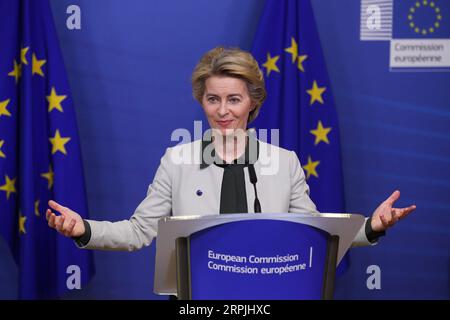 News Bilder des Tages 191211 -- BRÜSSEL, 11. Dezember 2019 -- die Präsidentin der Europäischen Kommission, Ursula von der Leyen, hält am 11. Dezember 2019 eine Presseerklärung zum europäischen Grünen Deal am EU-Hauptsitz in Brüssel, Belgien. BELGIEN-BRÜSSEL-EU-KOMMISSION-EUROPÄISCHES GRÜNES ABKOMMEN ZHENGXHUANSONG PUBLICATIONXNOTXINXCHN Stockfoto