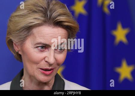 191211 -- BRÜSSEL, 11. Dezember 2019 -- die Präsidentin der Europäischen Kommission, Ursula von der Leyen, hält am 11. Dezember 2019 eine Presseerklärung zum europäischen Grünen Deal am EU-Hauptsitz in Brüssel, Belgien. PORTRAITSBELGIUM-BRÜSSEL-EU KOMMISSION-EUROPÄISCHER GRÜNER DEAL ZHENGXHUANSONG PUBLICATIONXNOTXINXCHN Stockfoto