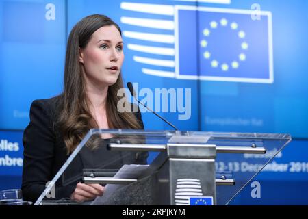 191213 -- BRÜSSEL, 13. Dezember 2019 -- die finnische Premierministerin Sanna Marin nimmt am Ende des EU-Gipfels am 13. Dezember 2019 in Brüssel, Belgien, an einer Pressekonferenz Teil. BELGIEN-BRÜSSEL-EU-GIPFELABSCHLUSS ZhangxCheng PUBLICATIONxNOTxINxCHN Stockfoto