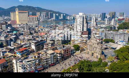 191218 -- MACAO, 18. Dezember 2019 Xinhua -- Luftaufnahme, aufgenommen am 12. Dezember 2019, zeigt einen allgemeinen Blick auf die Ruinen von St. Paul s in Macao, Südchina. Xinhua/Cheong kam Ka Xinhua Schlagzeilen: 20 Jahre zurück mit Mutterland, Macao Modell eines Landes, zwei Systeme Erfolg PUBLICATIONxNOTxINxCHN Stockfoto