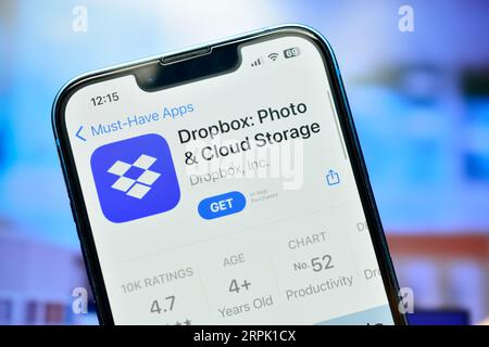 New Delhi, Indien 4. September 2023:- Dropbox-App im appstore wird verwendet, um Benutzerdaten in der Cloud zu speichern Stockfoto