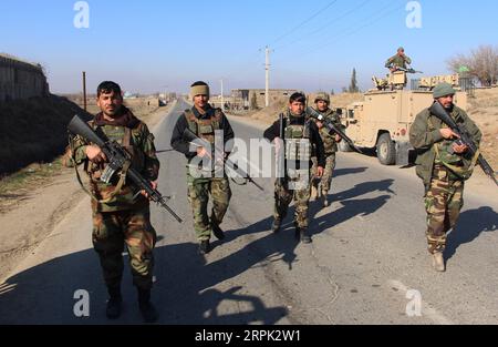 191226 -- KUNDUZ, 26. Dezember 2019 Xinhua -- afghanische Soldaten nehmen an einer Militäroperation gegen Taliban-Militante in der Provinz Kunduz, Afghanistan, Teil, 25. Dezember 2019 afghanische Regierungstruppen stürmten am Donnerstag ein Taliban-Versteck im Bezirk Khan Abad der nördlichen Provinz Kunduz, fünf Aufständische getötet und drei weitere verletzt, sagte ein lokaler Polizeikommandant Sarfaraz Khan. Foto von Ajmal Kakar/Xinhua AFGHANISTAN-KUNDUZ-MILITÄROPERATION PUBLICATIONxNOTxINxCHN Stockfoto