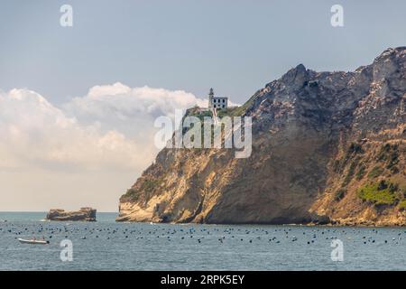 Cape Miseno, die Landzunge, die die nordwestliche Grenze des Golfs von Neapel sowie die Bucht von Pozzuoli in Süditalien markiert Stockfoto