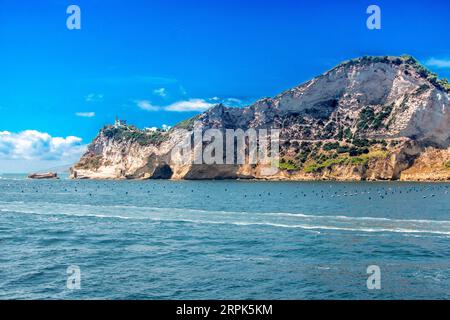 Cape Miseno, die Landzunge, die die nordwestliche Grenze des Golfs von Neapel sowie die Bucht von Pozzuoli in Süditalien markiert Stockfoto