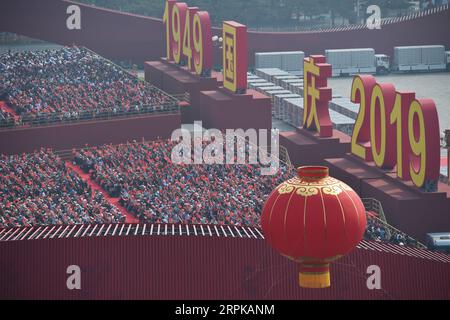 200105 -- PEKING, 5. Januar 2020 -- Feiern zum 70. Jahrestag der Gründung der Volksrepublik China finden in Peking, der Hauptstadt Chinas, am 1. Oktober 2019 statt. XINHUA-BILDER DES JAHRES 2019 SongxWeiwei PUBLICATIONxNOTxINxCHN Stockfoto