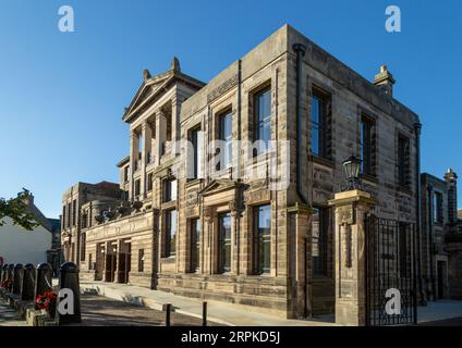 Younger Hall ist der Hauptort der Musik in St. Andrews. Das Design kombiniert Aspekte des neoklassizistischen und des Art déco-Stils. Stockfoto