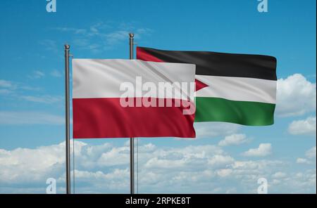 Die Flagge Jordaniens und Polens weht im Wind am blauen Himmel, zwei Konzepte der Länderzusammenarbeit Stockfoto