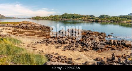 Panorama-Küstenlandschaft auf den Lofoten-Inseln bei Gravdal, Norwegen Stockfoto