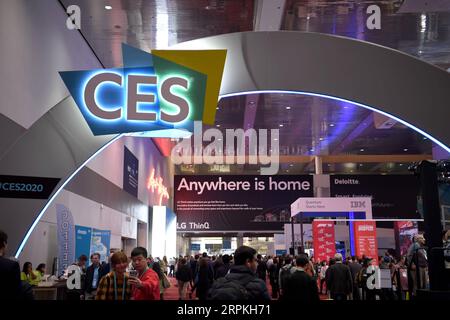 200111 -- LAS VEGAS, 11. Januar 2020 -- Leute besuchen die Consumer Electronics Show CES 2020 in Las Vegas, USA, 9. Januar 2020. Die weltweit führende Tech-Show wurde hier am Freitag abgeschlossen. Die viertägige Messe zog mehr als 4.500 Aussteller aus über 160 Ländern an. U.S.-LAS VEGAS-CES-FAZIT WuxXiaoling PUBLICATIONxNOTxINxCHN Stockfoto