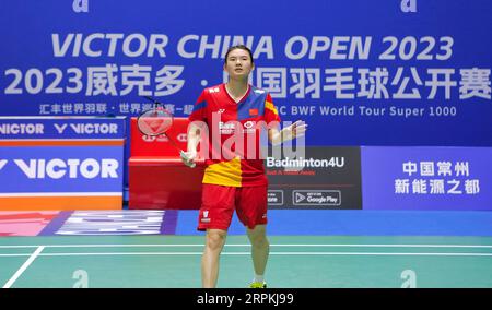 Changzhou, Chinas Provinz Jiangsu. September 2023. Han Yue aus China reagiert beim ersten Spiel der Frauen gegen Pornpawee Chochuwong aus Thailand bei den China Open 2023 in Changzhou, Ostchinesische Provinz Jiangsu, am 5. September 2023. Quelle: Liu Wenhui/Xinhua/Alamy Live News Stockfoto