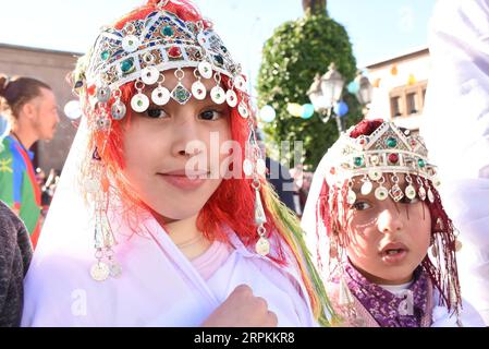 200113 -- RABAT, 13. Januar 2020 -- Amazigh Berber Mädchen nehmen an einer Kundgebung Teil, um Amazigh Neujahr bekannt als Yennayer in Rabat, Marokko, 12. Januar 2020. Foto von /Xinhua MOROCCO-RABAT-AMAZIGH NEUJAHR Chadi PUBLICATIONxNOTxINxCHN Stockfoto