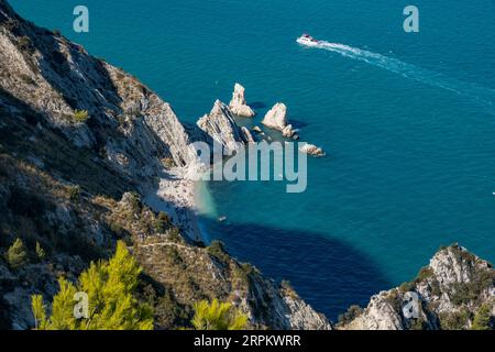 Blick auf die Conero Riviera in der Region Marken, Italien Stockfoto