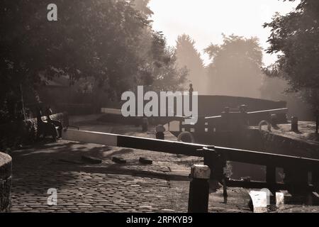 Black Pit Lock, Aqueduct, Rochdale Canal, Hebden Bridge Stockfoto