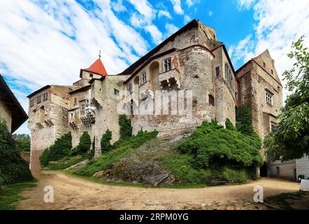 Schloss Pernstejn - eine mittelalterliche mährische Burg, Tschechische republik Stockfoto