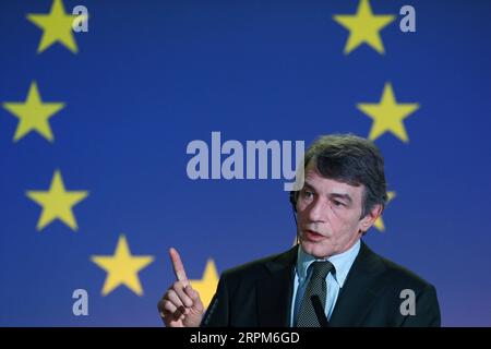 200131 -- BRÜSSEL, 31. Januar 2020 -- der Präsident des Europäischen Parlaments, David SASSOLI, spricht auf einer Pressekonferenz zur Zukunft Europas im Parlamentarium in Brüssel, Belgien, am 31. Januar 2020. Das Austrittsabkommen des Vereinigten Königreichs tritt am Freitagabend mit dem Austritt des Vereinigten Königreichs aus der EU in Kraft, wodurch die 47-jährige Mitgliedschaft des Landes beendet wird. PORTRAITSBELGIUM-BRÜSSEL-EU-LEADERS-BREXIT ZhengxHuansong PUBLICATIONxNOTxINxCHN Stockfoto