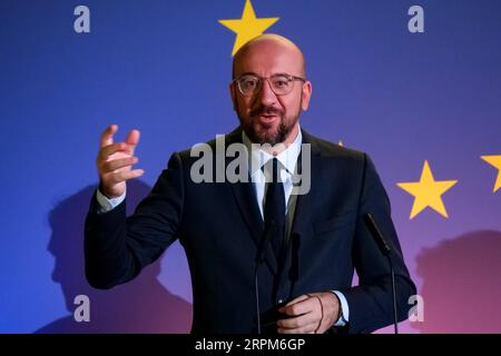 200131 -- BRÜSSEL, 31. Januar 2020 -- Präsident des Europäischen Rates Charles Michel spricht auf einer Pressekonferenz zur Zukunft Europas im Parlamentarium in Brüssel, Belgien, am 31. Januar 2020. Das Austrittsabkommen des Vereinigten Königreichs tritt am Freitagabend mit dem Austritt des Vereinigten Königreichs aus der EU in Kraft, wodurch die 47-jährige Mitgliedschaft des Landes beendet wird. PORTRAITSBELGIUM-BRÜSSEL-EU-LEADERS-BREXIT ZhangxCheng PUBLICATIONxNOTxINxCHN Stockfoto