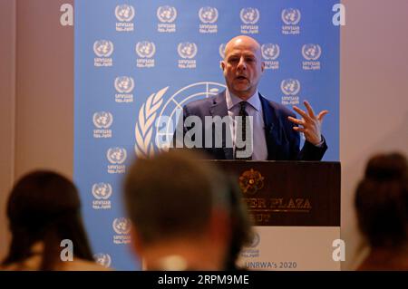 200204 -- BEIRUT, 4. Februar 2020 Xinhua -- Claudio Cordone, Direktor des Hilfswerks der Vereinten Nationen UNRWA im Libanon, spricht auf einer Pressekonferenz in Beirut, Libanon, am 4. Februar 2020. Das Hilfswerk der Vereinten Nationen UNRWA hat am Dienstag seinen Finanzierungsaufruf für 2020 veröffentlicht, berichtete die nationale Nachrichtenagentur. Foto von Bilal Jawich/Xinhua LEBANON-BEIRUT-UNRWA-FUNDING APPELL PUBLICATIONxNOTxINxCHN Stockfoto