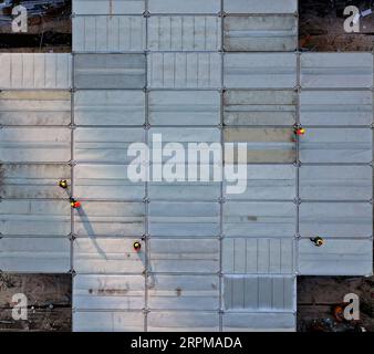 200205 -- WUHAN, 5. Februar 2020 -- Luftaufnahme vom 5. Februar 2020 zeigt die Baustelle des Leishenshan Thunder God Mountain Hospital in Wuhan, Provinz Hubei in Zentralchina. Das Leishenshan Hospital, eines der provisorischen Krankenhäuser zur Bekämpfung des neuartigen Coronavirus-Stammes in Wuhan, hat seinen Hauptteil des Baus abgeschlossen. CHINA-HUBEI-WUHAN-LEISHENSHAN KRANKENHAUSBAU CN LIXHE PUBLICATIONXNOTXINXCHN Stockfoto