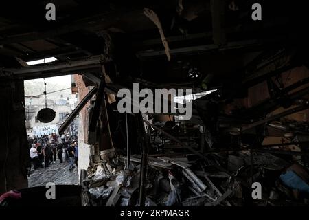 05. September 2023, Palästinensische Gebiete, nur Shams: Palästinenser untersuchen die Schäden nach einem israelischen Überfall auf das Flüchtlingslager nur Shams im Gouvernement Tulkarm. Foto: Ayman Nobani/dpa Stockfoto