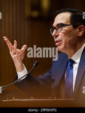 200212 -- WASHINGTON, 12. Februar 2020 -- der US-Finanzminister Steven Mnuchin bezeugt vor dem Finanzausschuss des Senats während einer Anhörung zum Haushaltsplan des Präsidenten für das Geschäftsjahr 2021 auf dem Capitol Hill in Washington D.C., USA, am 12. Februar 2020. Foto von /Xinhua U.S.-WASHINGTON D.C.-STEVEN MNUCHIN-GESCHÄFTSJAHR 2021-BUDGET-ANHÖRUNG TingxShen PUBLICATIONxNOTxINxCHN Stockfoto