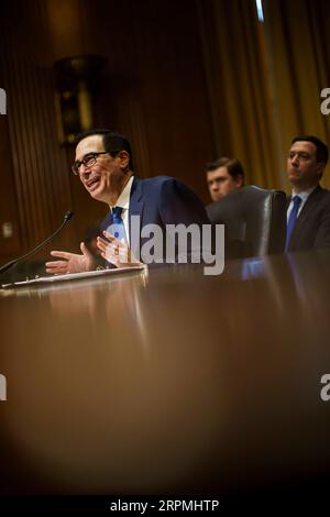 200212 -- WASHINGTON, 12. Februar 2020 -- der US-Finanzminister Steven Mnuchin bezeugt vor dem Finanzausschuss des Senats während einer Anhörung zum Haushaltsplan des Präsidenten für das Geschäftsjahr 2021 auf dem Capitol Hill in Washington D.C., USA, am 12. Februar 2020. Foto von /Xinhua U.S.-WASHINGTON D.C.-STEVEN MNUCHIN-GESCHÄFTSJAHR 2021-BUDGET-ANHÖRUNG TingxShen PUBLICATIONxNOTxINxCHN Stockfoto