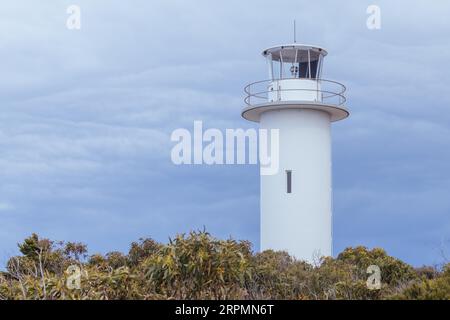 Cape Tourville Leuchtturm und Spaziergang an einem kühlen Frühlingstag in Freycinet Peninsula, Tasmanien, Australien Stockfoto