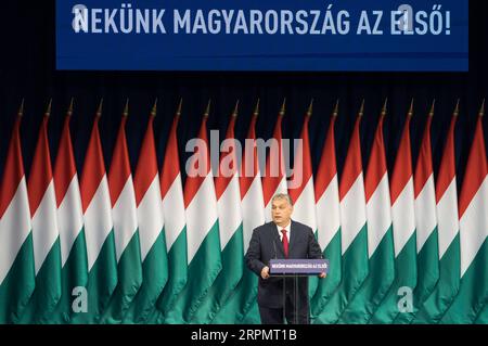 Nachrichten Themen der Woche KW07 Nachrichten Bilder des Tages 200216 -- BUDAPEST, 16. Februar 2020 -- der ungarische Premierminister Viktor Orban hält seine jährliche Rede zur Lage der Nation in Budapest, Ungarn, am 16. Februar 2020. Viktor Orban kündigte am Sonntag einen neuen Klimaaktionsplan an und sprach in seiner jährlichen Rede zum Zustand der Nation über künftige Herausforderungen. Foto von /Xinhua HUNGARY-BUDAPEST-PM-SPEECH AttilaxVolgyi PUBLICATIONxNOTxINxCHN Stockfoto