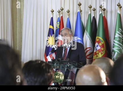 200218 -- PEKING, 18. Februar 2020 -- UN-Generalsekretär Antonio Guterres spricht während einer Pressekonferenz in Islamabad, Pakistan, am 16. Februar 2020. UN-Generalsekretär Antonio Guterres äußerte hier am Sonntag Vertrauen in Chinas große Anstrengungen zur Bekämpfung des aktuellen Ausbruchs der neuartigen Coronavirus-Pneumonie oder COVID-19. XINHUA FOTOS DES TAGES JiangxChao PUBLICATIONxNOTxINxCHN Stockfoto