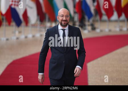 200220 -- BRÜSSEL, 20. Februar 2020 -- der Präsident des Europäischen Rates Charles Michel trifft am 20. Februar 2020 zu einer Sondersitzung des Europäischen Rates am EU-Hauptsitz in Brüssel, Belgien, ein. Die Staats- und Regierungschefs werden bestrebt sein, sich auf den langfristigen Haushaltsplan der EU für den Zeitraum 2021-2027, den mehrjährigen MFR, zu einigen. EU-BRÜSSEL-SONDERTAGUNG-FINANZEN-HAUSHALT ZHENGXHUANSONG PUBLICATIONXNOTXINXCHN Stockfoto