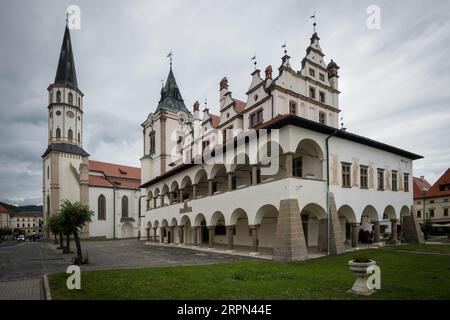 Das alte Rathaus von Levoca und die Basilika Saint James, Hauptplatz von Levoca, UNESCO-Weltkulturerbe, Slowakei Stockfoto