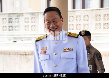 Bangkok, Thailand. September 2023. Die thailändische Premierministerin Srettha Thavisin kommt zu einem Gruppenfotoshooting der neuen Kabinettsmitglieder im Regierungsgebäude in Bangkok. Thailands König Maha Vajiralongkorn hat die neue thailändische Koalitionsregierung unter der Führung von Srettha Thavisin von der Phue Thai-Partei offiziell unterstützt. Quelle: SOPA Images Limited/Alamy Live News Stockfoto