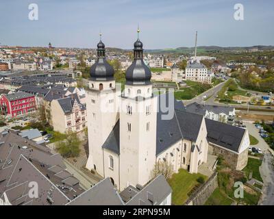 St. Die Johanneskirche in Plauen ist die wichtigste protestantische Kirche der Stadt. Das Weihungsdokument der Vorgängerkirche aus dem Jahr 1122 ist ebenfalls das erste Stockfoto