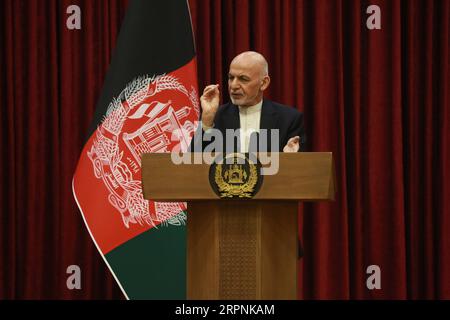 News Bilder des Tages 200301 -- KABUL, 1. März 2020 Xinhua -- der afghanische Präsident Mohammad Ashraf Ghani spricht während einer Pressekonferenz in Kabul, der Hauptstadt Afghanistans, am 1. März 2020. Der afghanische Präsident Mohammad Ashraf Ghani hat die Forderung der Taliban-Mitglieder nach Freilassung von 5.000 Gefangenen innerhalb von 10 Tagen abgelehnt, da keine Voraussetzung für die Einleitung von Gesprächen innerhalb Afghanistans annehmbar sei. Xinua/Rahmatullah Alizadah AFGHANISTAN-KABUL-PRÄSIDENT-TALIBAN-VORBEDINGUNG-ABLEHNUNG PUBLICATIONxNOTxINxCHN Stockfoto