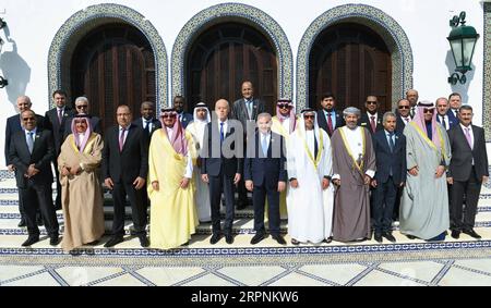 News Bilder des Tages 200301 -- TUNIS, 1. März 2020 Xinhua -- tunesischer Präsident Kais Saied 5. L, Front posiert für ein Gruppenfoto mit arabischen Innenministern, die an der 37. Tagung des Rates der arabischen Innenminister in Tunis, Tunesien, am 1. März 2020 teilnahmen. Die 37. Tagung des Rates der arabischen Innenminister begann am Sonntag in Tunis, um gemeinsame Interessen an der Stärkung der arabischen Sicherheitszusammenarbeit zu erörtern, berichtete Tunis Afrique Presse. Tunesischer Vorsitz/Handout über Xinhua TUNESIEN-TUNIS-ARABISCHE INNENMINISTERKONFERENZ PUBLICATIONxNOTxINxCHN Stockfoto