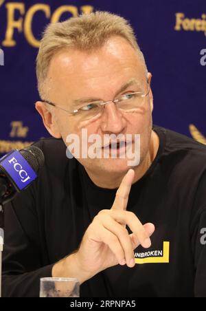 Tokio, Japan. September 2023. Der ukrainische Bürgermeister Andriy Sadovyy erklärt die Lage in der Ukraine auf einer Pressekonferenz im japanischen Club der Auswärtigen Korrespondenten in Tokio am Dienstag, den 5. September 2023. (Foto: Yoshio Tsunoda/AFLO) Stockfoto