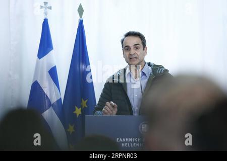 200303 -- KASTANIES GREECE, 3. März 2020 -- der griechische Premierminister Kyriakos Mitsotakis nimmt am 3. März 2020 an einer Pressekonferenz in der Stadt Kastanies in der Region Evros im Nordosten Griechenlands Teil. Die Staats- und Regierungschefs der EU-Institutionen haben am Dienstag ihre Unterstützung für Griechenland und ihre Entschlossenheit für eine gemeinsame europäische Antwort auf die Herausforderung der Flüchtlinge und Migranten nach einem Besuch an der griechisch-türkischen Landgrenze zum Ausdruck gebracht. Foto von /Xinhua GREECE-KASTANIES-EU-LEADERS-UNITY-MIGRANTS FLOWS DimitrisxTosidis PUBLICATIONxNOTxINxCHN Stockfoto