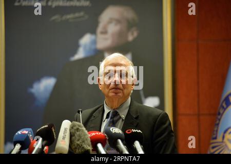 News Bilder des Tages 200304 -- ANKARA, 4. März 2020 Xinhua -- der hohe Vertreter der EU für Außen- und Sicherheitspolitik Josep Borrell Fontelles spricht auf einer Pressekonferenz in Ankara, Türkei, 4. März 2020. Josep Borrell Fontelles betonte, dass die Türkei und die EU darauf hinarbeiten sollten, gemeinsame Herausforderungen im Zusammenhang mit regionalen Konflikten anzugehen, berichtete die halboffizielle Anadolu-Agentur am Mittwoch. Foto von Mustafa Kaya/Xinhua TÜRKEI-ANKARA-EU-AUSSENPOLITIK CHEFPRESSEKONFERENZ PUBLICATIONxNOTxINxCHN Stockfoto