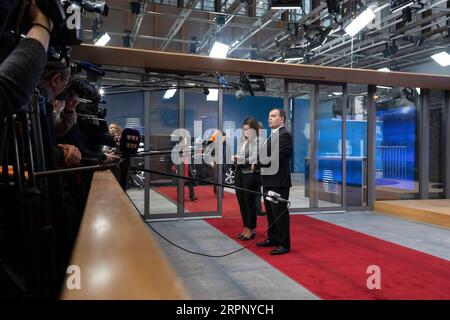 200307 -- BRÜSSEL, 7. März 2020 Xinhua -- die kroatische Gesundheitsministerin Vili Beros R trifft am 6. März 2020 zum EU-Rat für Gesundheitsfragen in Brüssel, Belgien, ein. Die Gesundheitsminister der EU-Mitgliedstaaten trafen sich hier am Freitag und forderten verstärkte Solidarität, Zusammenarbeit und Informationsaustausch bei der Bekämpfung der Ausbreitung der Seuche. Foto: Riccardo Pareggiani/Xinhua BELGIUM-BRUSSELS-EU-HEALTH MINISTERS-MEETING-COVID-19 PUBLICATIONxNOTxINxCHN Stockfoto