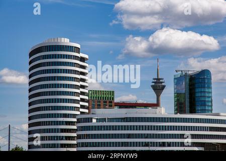 Blick auf den Medienhafen von der Seite des Industriehafens, Trivago im Vordergrund Stockfoto