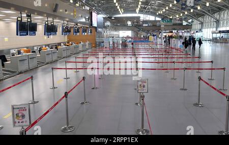 200308 -- SEOUL, 8. März 2020 -- Foto aufgenommen am 8. März 2020 zeigt das Innere des internationalen Flughafens Gimhae in Busan, Südkorea. Südkorea bestätigte am Sonntag 179 weitere COVID-19-Fälle und erhöhte damit die Gesamtzahl der Infektionen auf 7.313. NEWSIS/Handout über Xinhua SÜDKOREA-COVID-19-BESTÄTIGTE FÄLLE WangxJingqiang PUBLICATIONxNOTxINxCHN Stockfoto