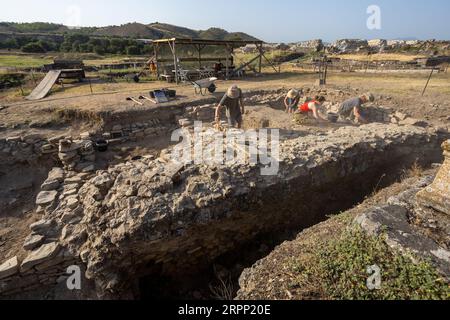 Gradsko, Stobi, Nordmazedonien - 20. Juli 2023: Archäologen graben an der archäologischen Stätte Stobi aus. Stockfoto